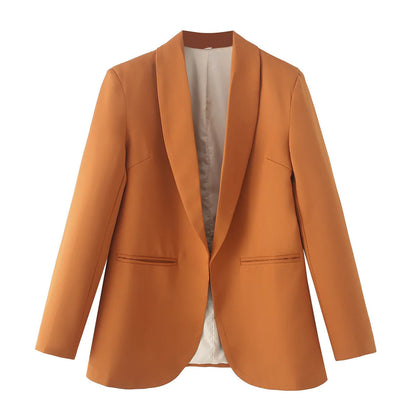Women's elegant blazer with a modern cut and practical pockets NOVAE