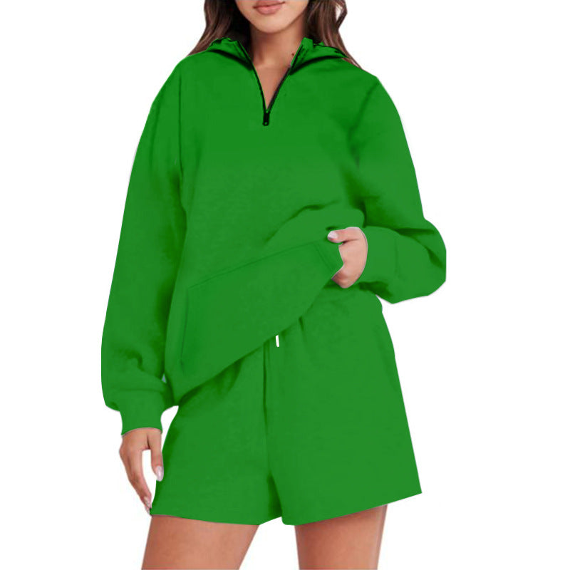 Women's casual short-cut hoodie with practical pockets NOVAE