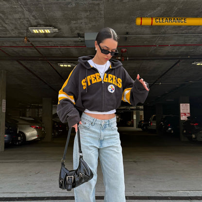 Women's cropped hooded jacket with eye-catching lettering and a relaxed fit NOVAE