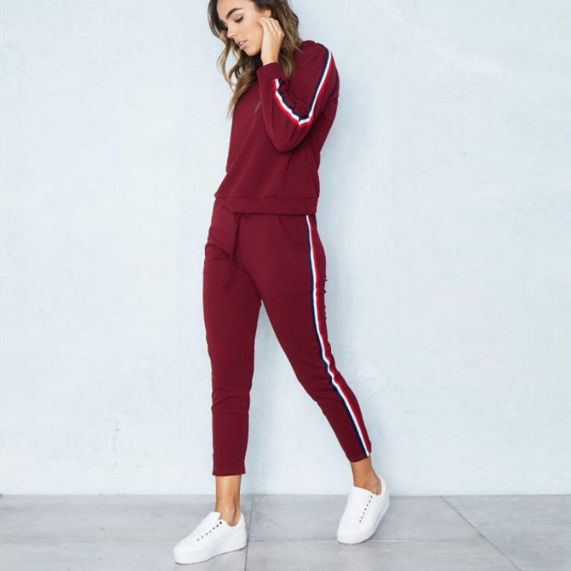 Women's fashionable sports set with contrasting side stripes and elastic waistband NOVAE