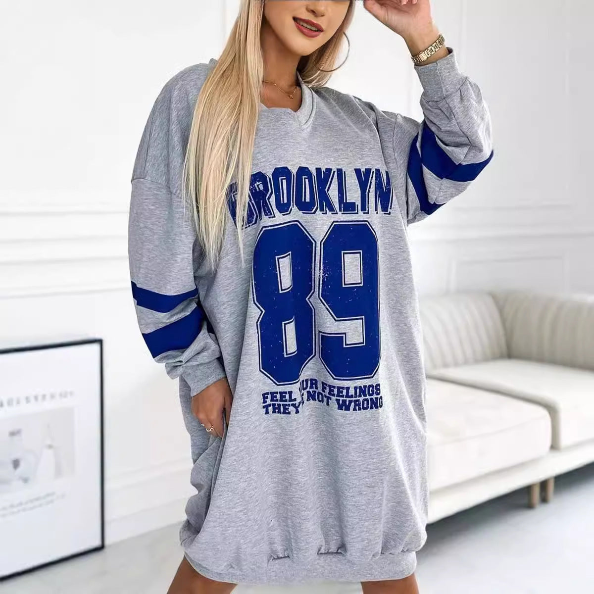 Women's casual oversized sports dress with V-neck and contrasting sleeves NOVAE