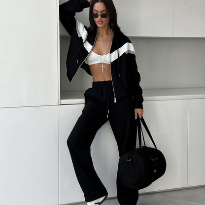 Women's sporty jogging suit set with a modern cut and trendy accents NOVAE