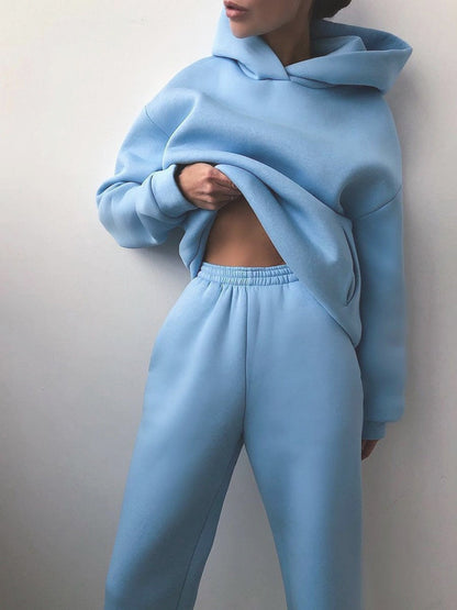 Women's sporty loungewear set with oversized hoodie and comfortable jogging pants NOVAE