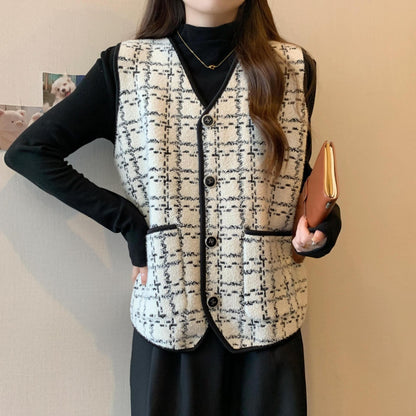 Women's fashionable vest with contrasting pockets NOVAE