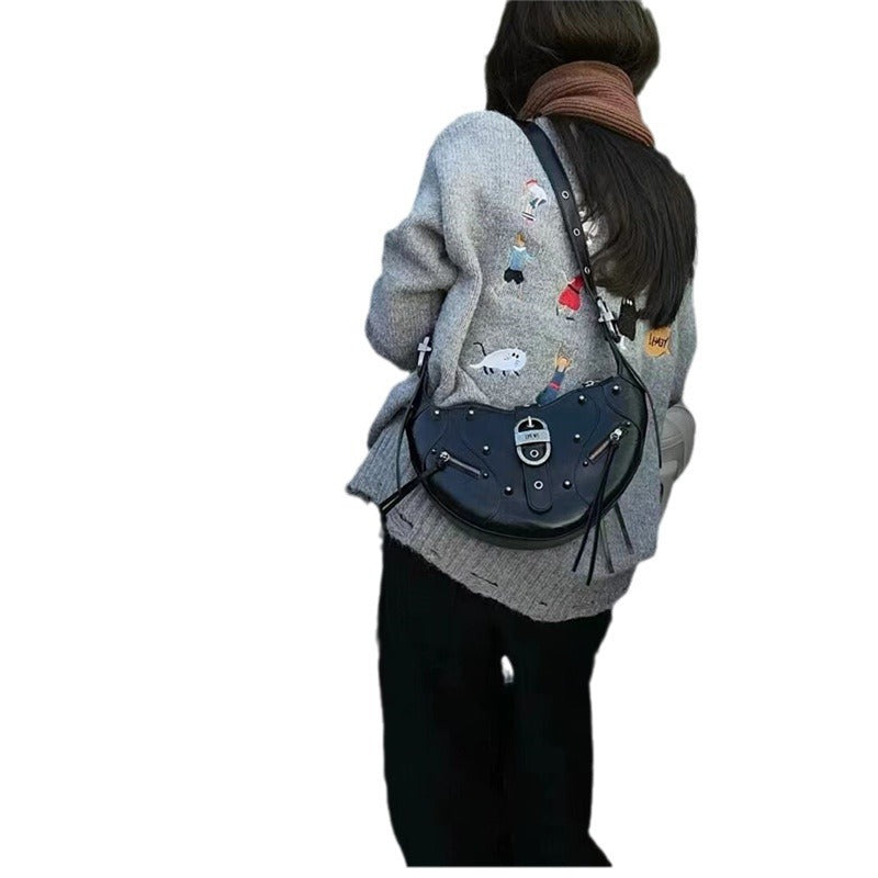 Women's chunky knit cardigan with practical pockets and button details NOVAE