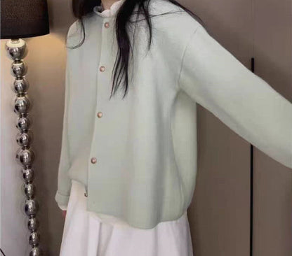 Women's chunky knit cardigan with elegant button placket and casual cut NOVAE