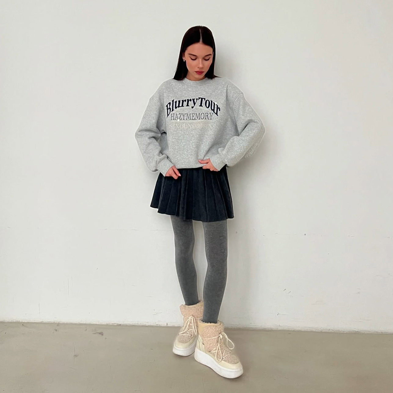 Women's sweatshirt with stylish logo and casual cut NOVAE
