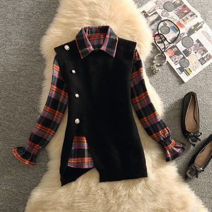 Women's knitted vest with elegant V-neck and button details NOVAE