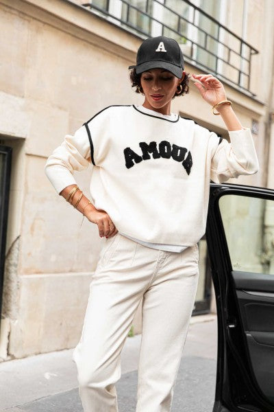 Women's casual sweatshirt with striking NOVAE lettering