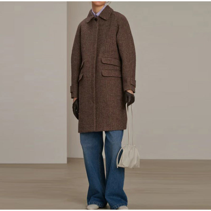 Women's elegant wool coat with pockets and contrasting buttons NOVAE