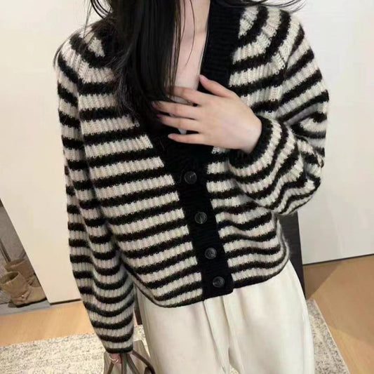 Women's striped cardigan with a wide fit and button details NOVAE