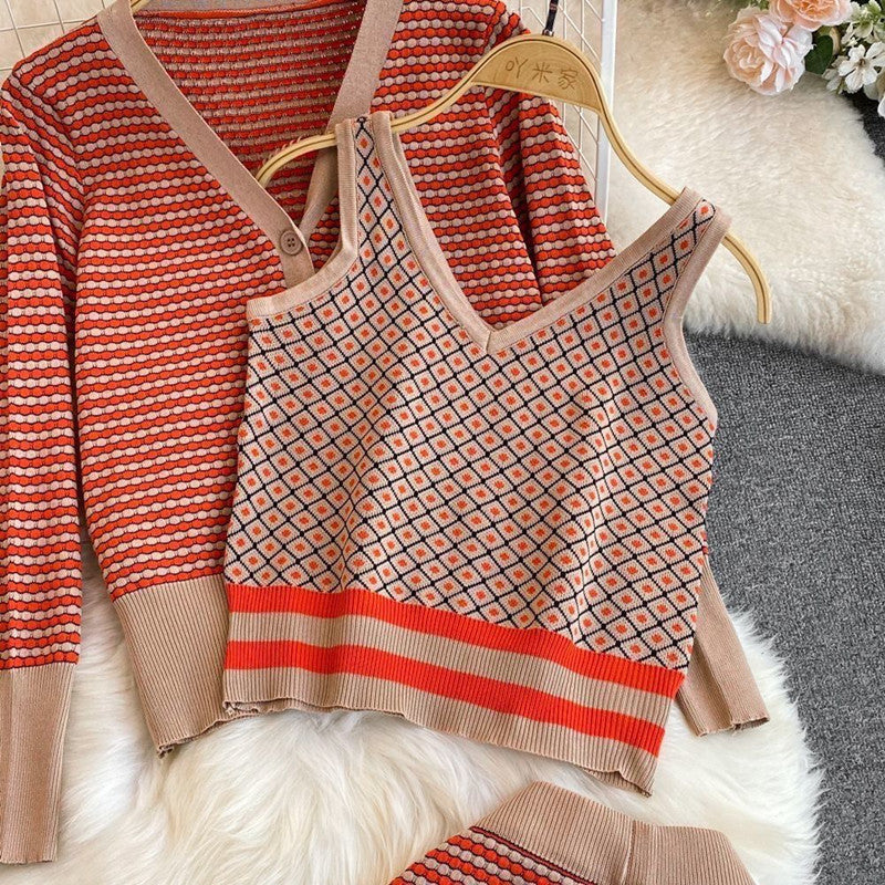 Women's stylish knit loungewear set with deep V-neck and wide-leg trousers NOVAE