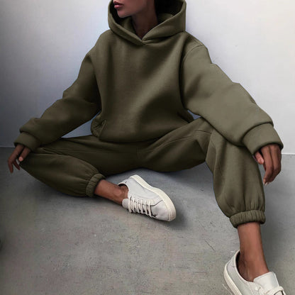 Women's sporty loungewear set with oversized hoodie and comfortable jogging pants NOVAE