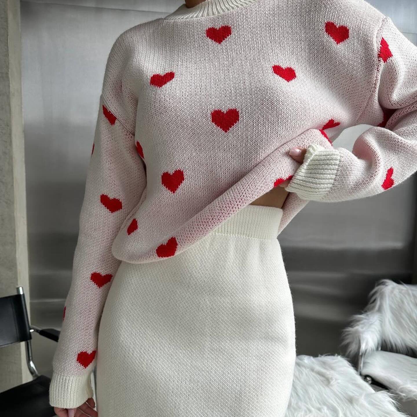 Women's casual knit sweater with heart motif NOVAE