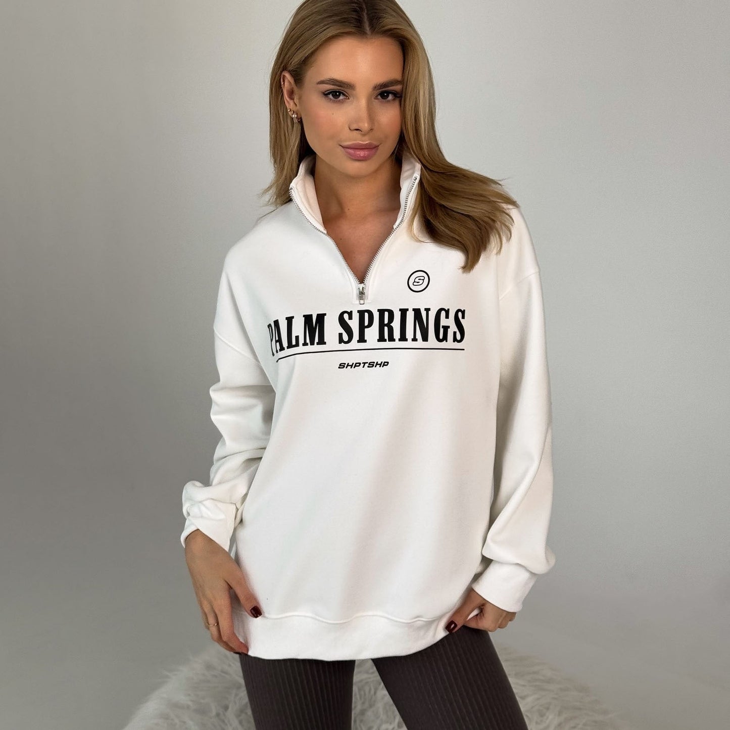 Women's casual sweatshirt with a mid-high collar and graphic print NOVAE