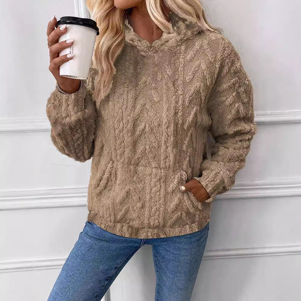 Women's hooded sweatshirt made of cozy material with integrated pouch pockets NOVAE