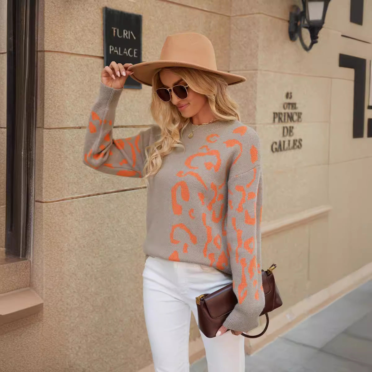 Women's trendy knit sweater with a modern leopard print and relaxed fit NOVAE