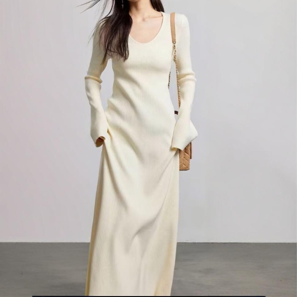 Women's elegant maxi dress with fine ribbing and V-neck NOVAE