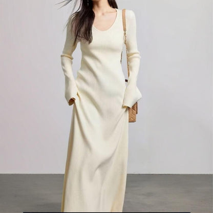 Women's elegant maxi dress with fine ribbing and V-neck NOVAE