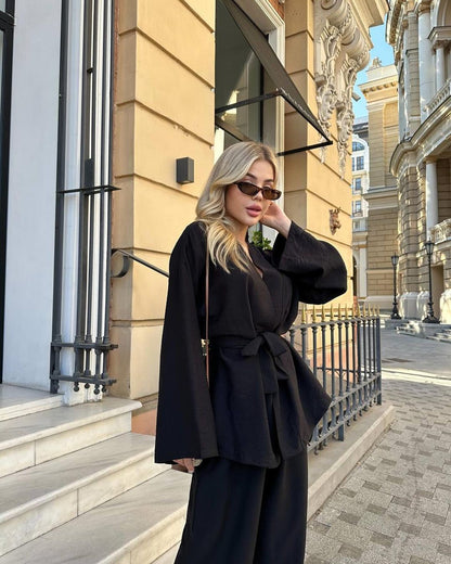 Women's set consisting of a lightweight blazer and wide-leg trousers in a floral design NOVAE