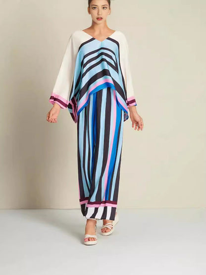 Women's leisure set with elegant cut and modern stripes NOVAE