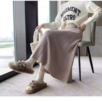 Women's Elegant Pleated Maxi Skirt with High Waist and Fine Texture NOVAE