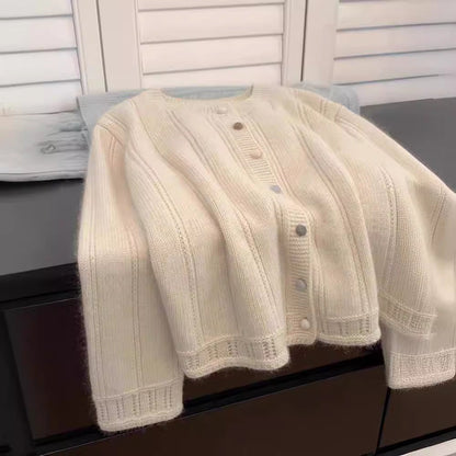 Women's chunky knit cardigan with tasteful button closure and wide sleeves NOVAE