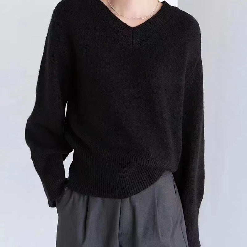 Women's V-neck sweater in soft knit NOVAE
