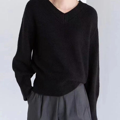 Women's V-neck sweater in soft knit NOVAE