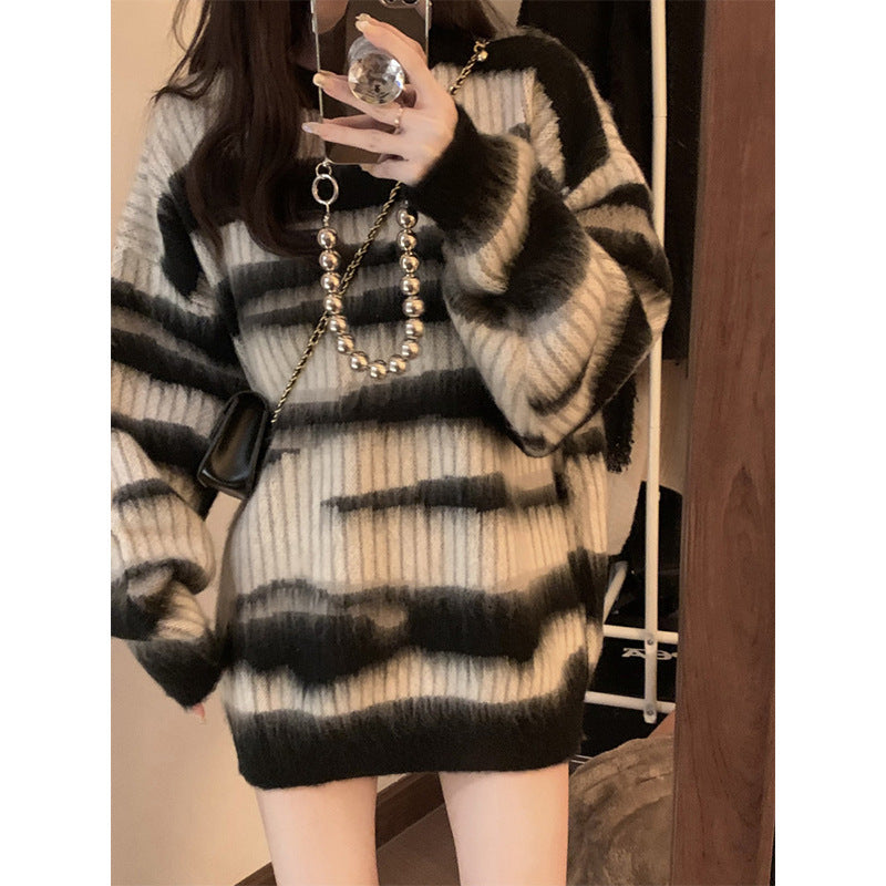 Women's chunky knit sweater with a modern block stripe pattern and relaxed fit NOVAE