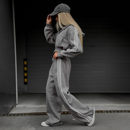 Women's sporty cropped hoodie with practical zippers and contrasting side stripes NOVAE