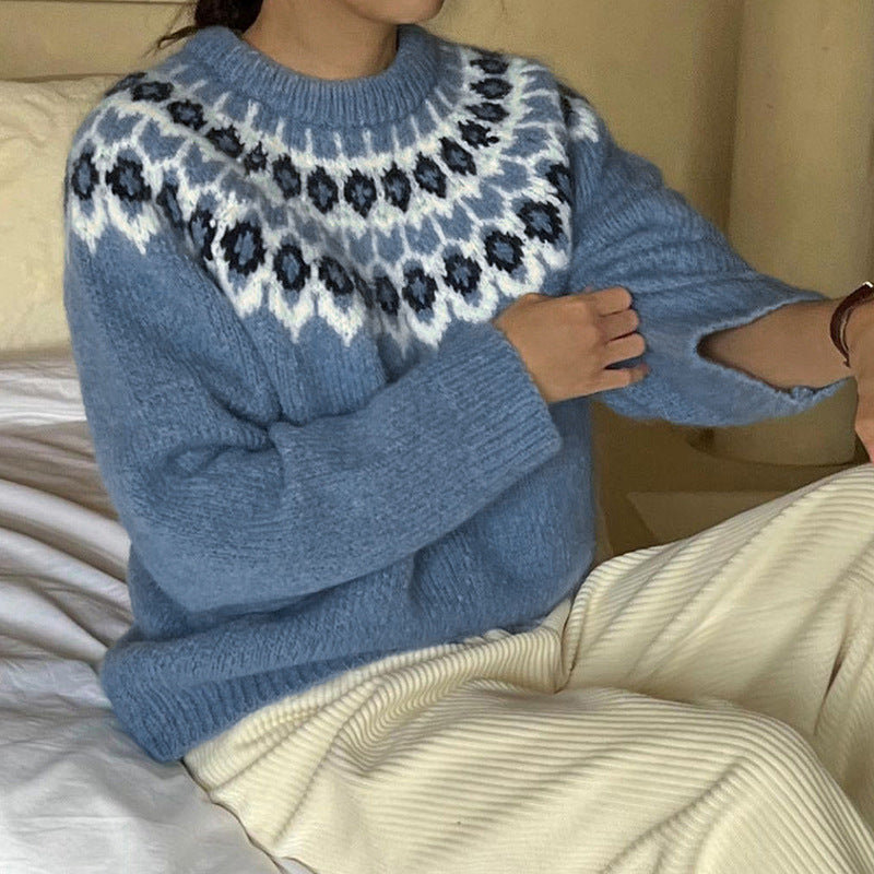 Women's knitted sweater with traditional Norwegian pattern NOVAE