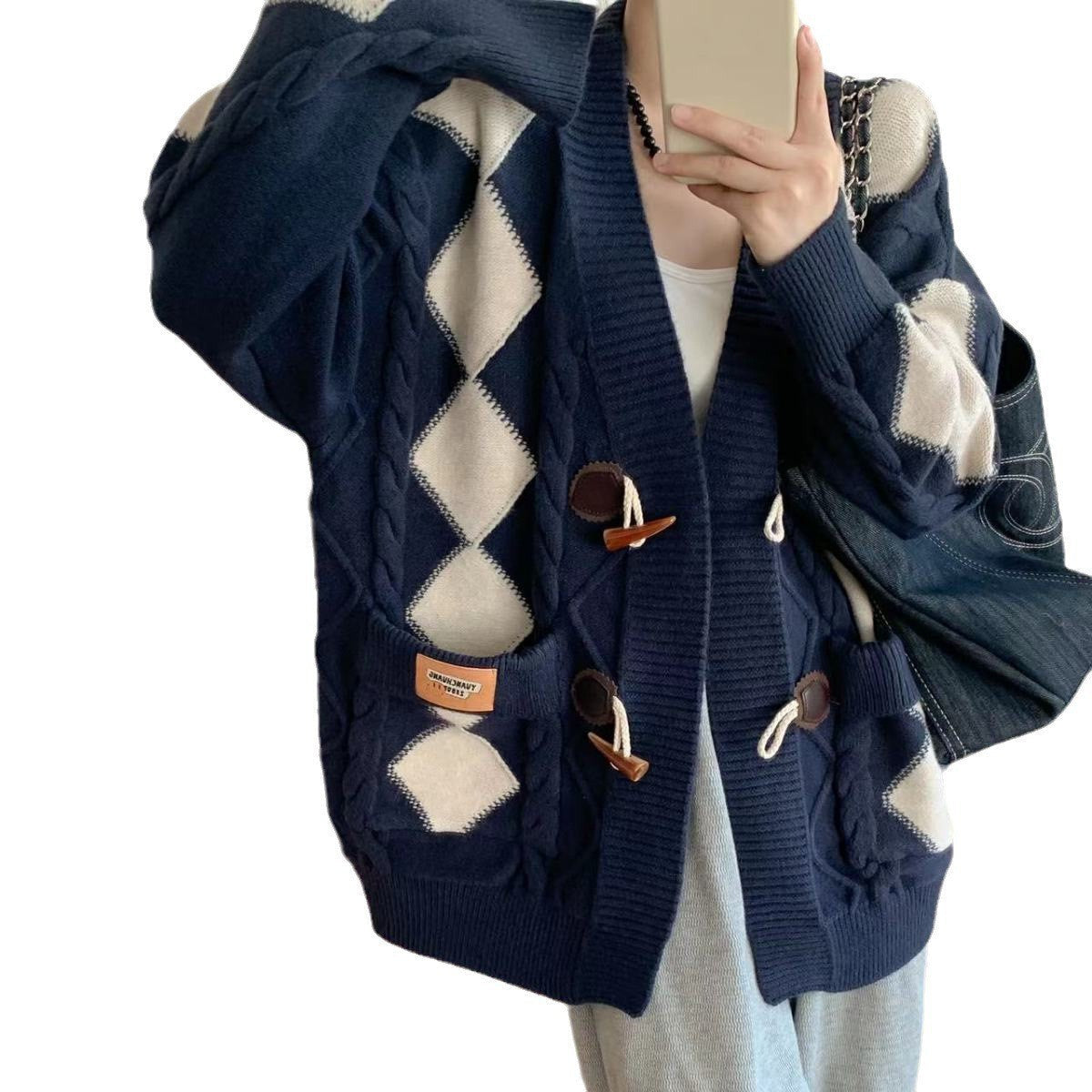 Women's chunky knit cardigan with romantic diamond pattern and decorative wooden buttons NOVAE