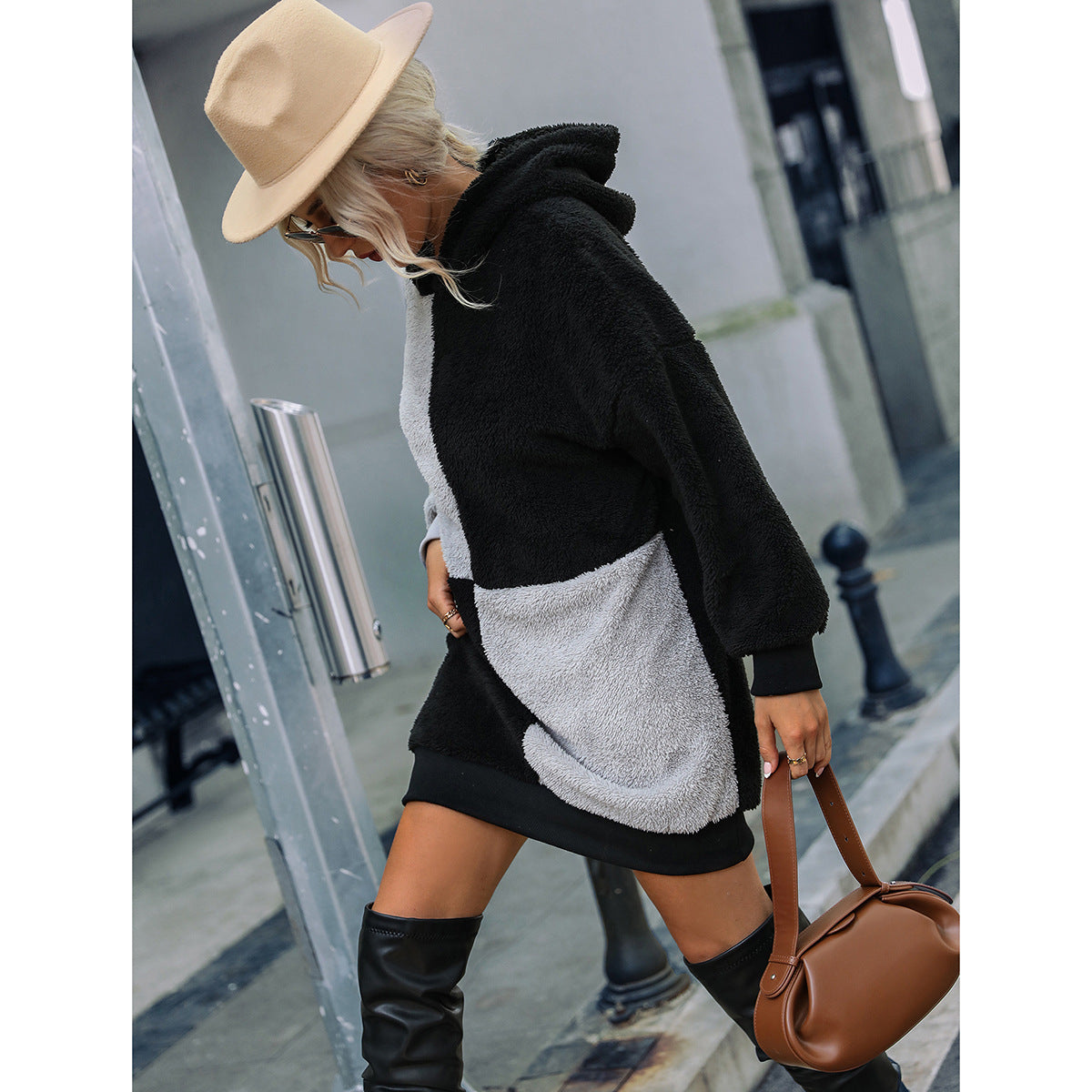 Women's Cozy Hoodie NOVAE