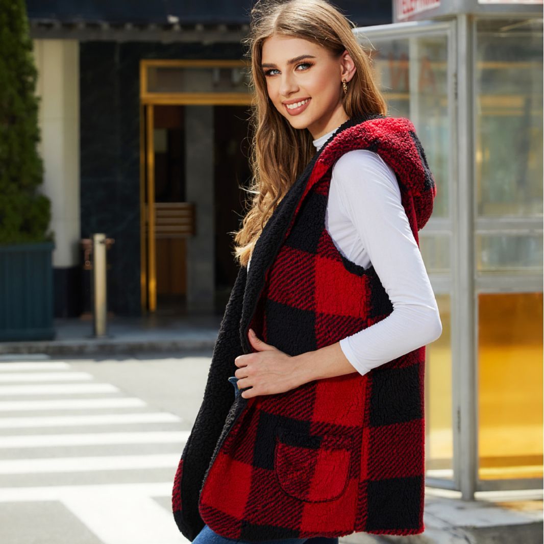 Women's Cozy Vest with Check Pattern and Large Pockets NOVAE