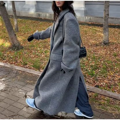Women's oversized wool coat in the elegant NOVAE design
