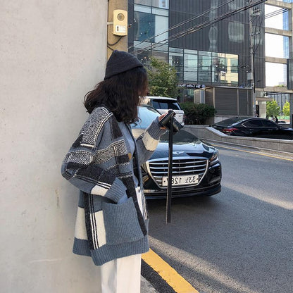 Women's Fashionable Oversized Cardigan with Check Pattern NOVAE