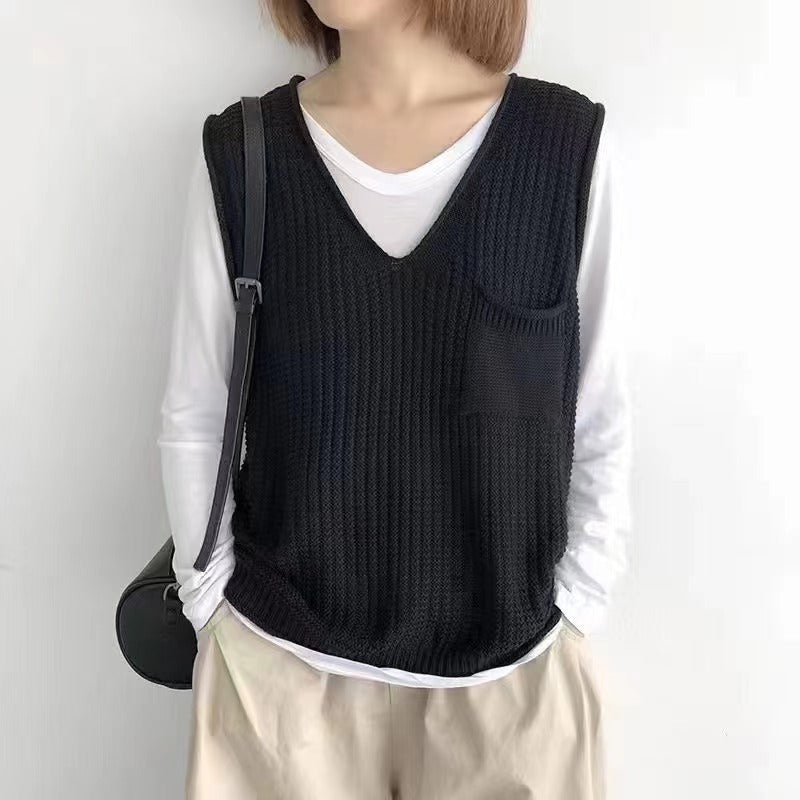 Women's knitted vest with V-neck and practical chest pocket NOVAE