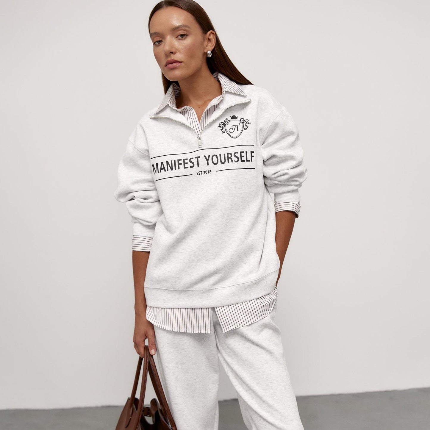 Women's sweatshirt with a fashionable stand-up collar and creative NOVAE print