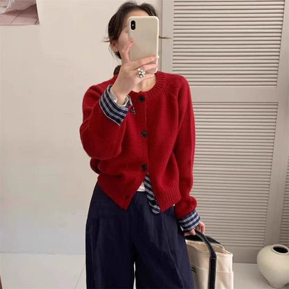 Women's cardigan with elegant button details and pretty pattern NOVAE