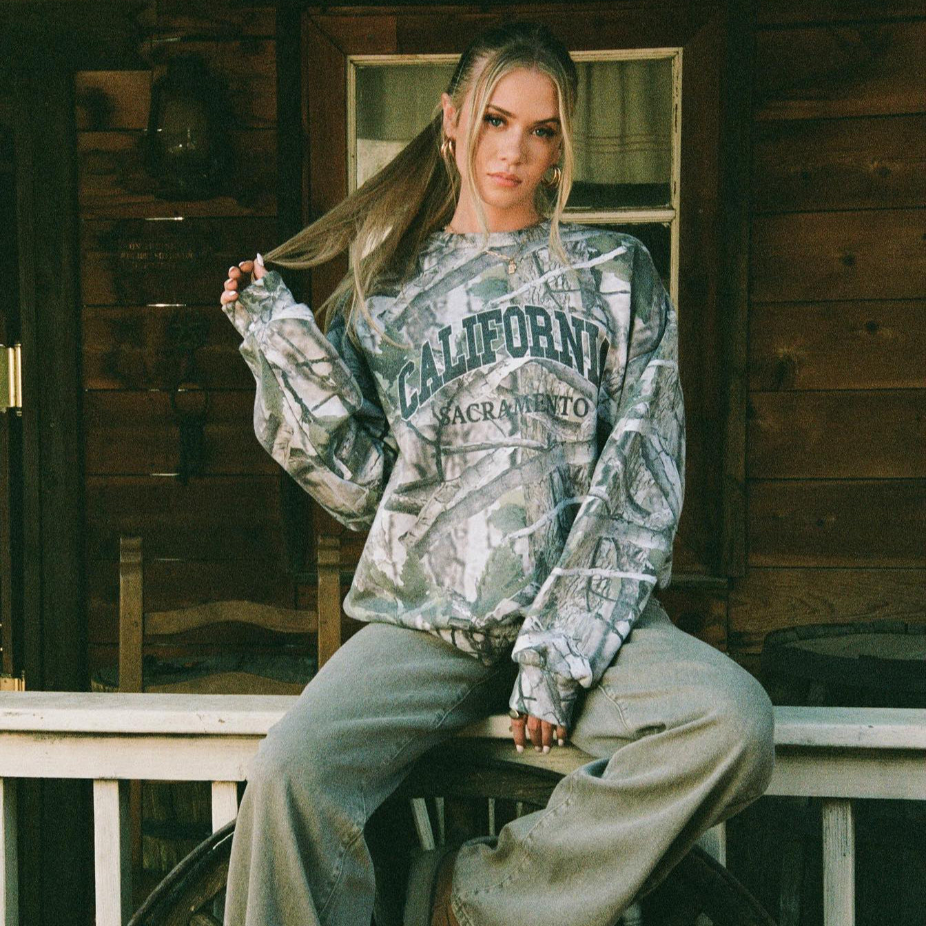 Women's casual sweatshirt with artistic camouflage pattern NOVAE