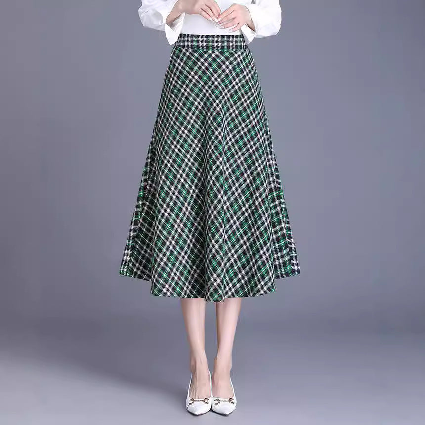 Women's midi skirt in an elegant check design with a flowing cut NOVAE