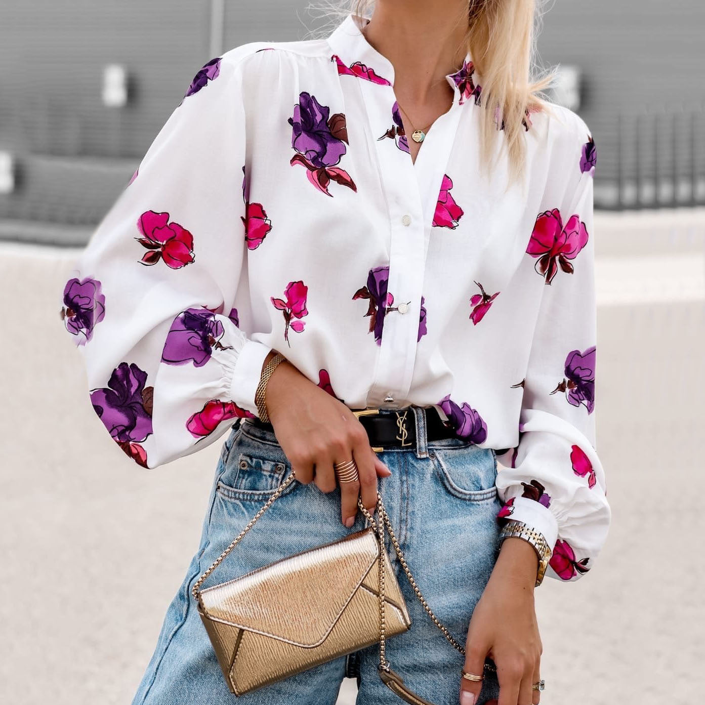 Women's elegant blouse with floral pattern and striking puff sleeves NOVAE