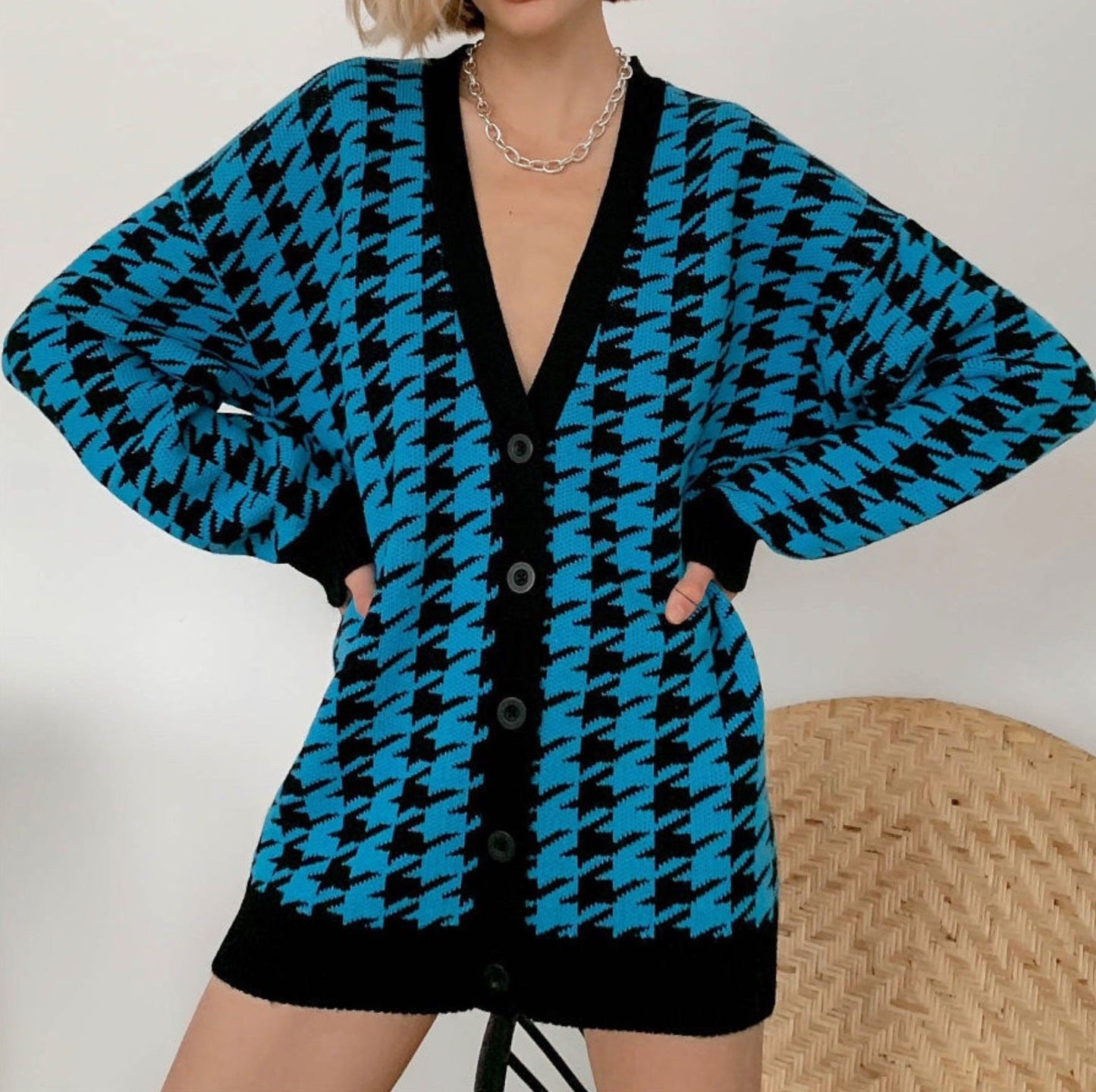 Women's chunky knit sweater with modern houndstooth pattern and button placket NOVAE