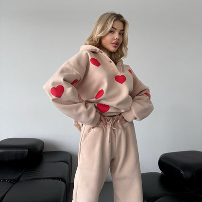 Women's cozy hooded top with heart motif and relaxed fit NOVAE