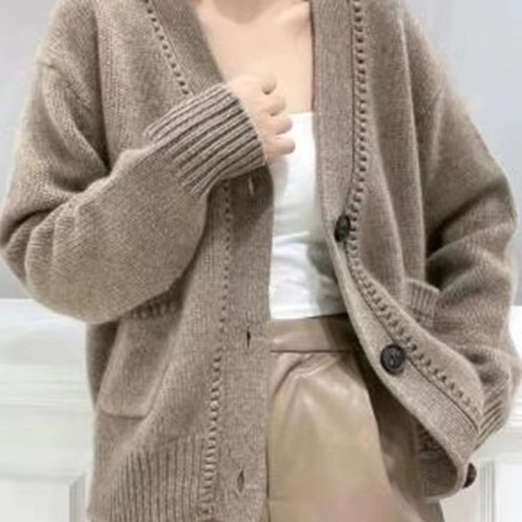 Women's cardigan in a casual oversized style NOVAE