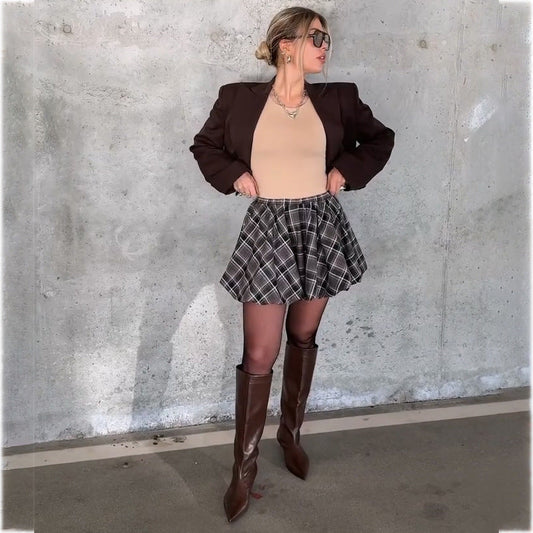 Women's checked mini skirt with a wide cut and playful flounce NOVAE