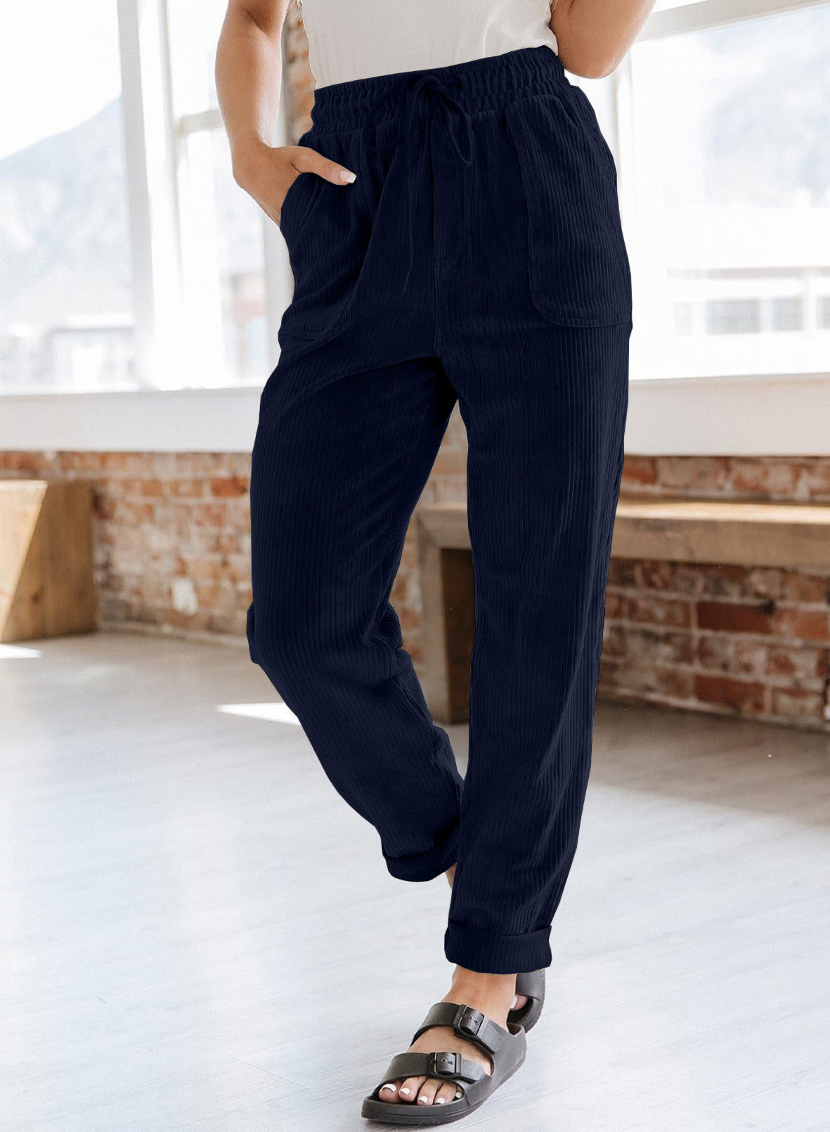 Women's leisure trousers with elasticated waistband and practical pockets NOVAE