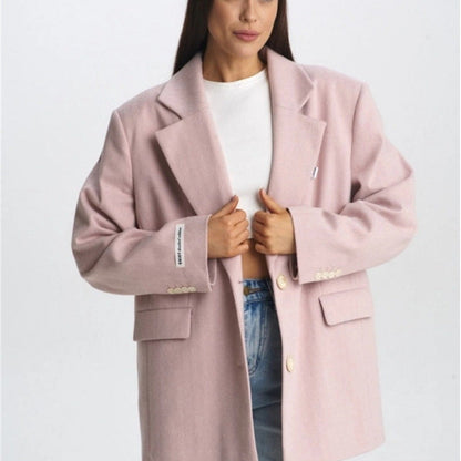 Women's elegant blazer in a modern cut with minimalist details NOVAE