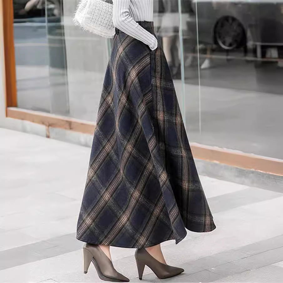 Women's elegant plaid skirt made of a high-quality wool blend with a high waistband NOVAE